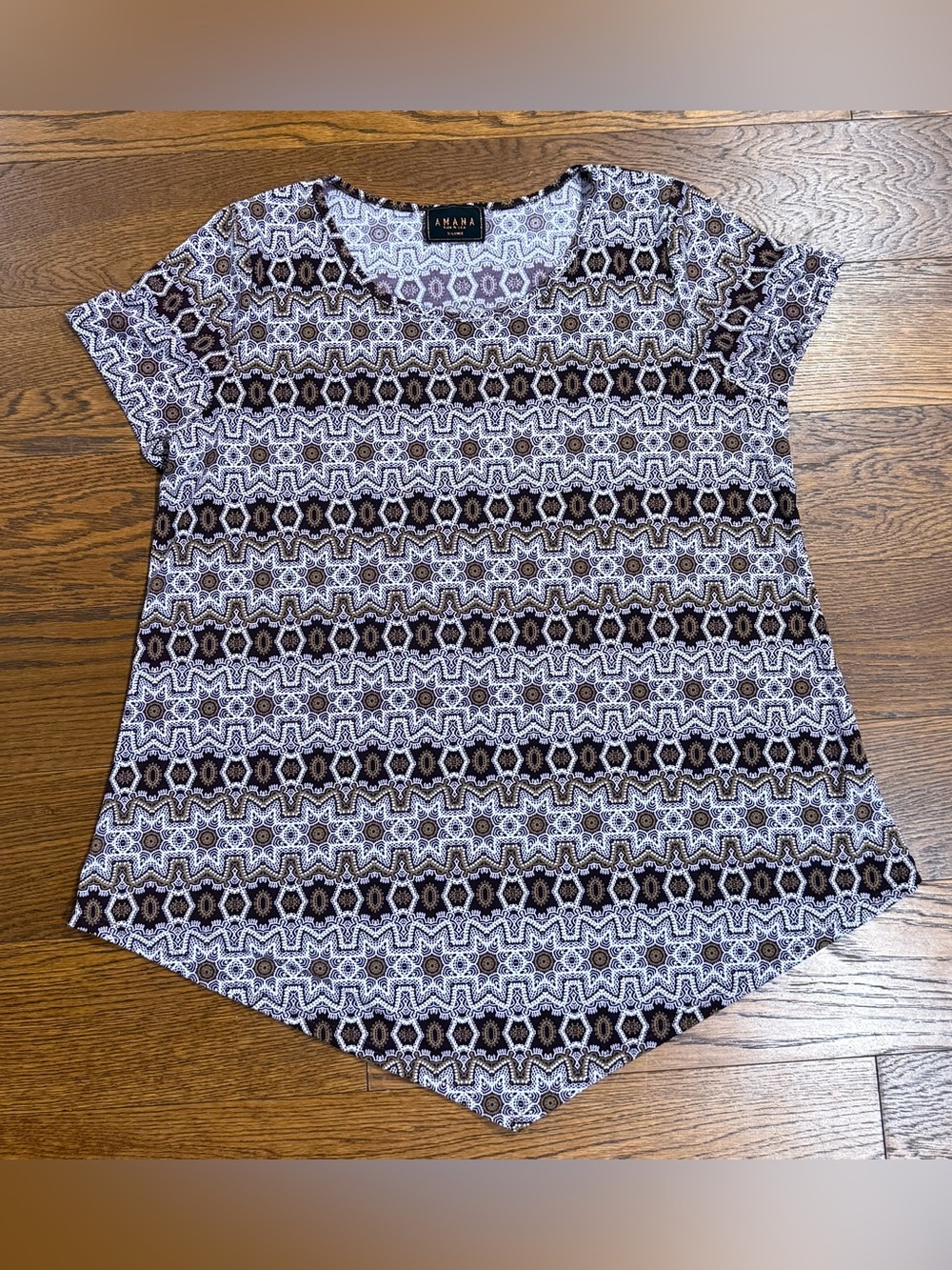 Amana Women's Short Sleeve Geometric Blouse Size XL Flowy Kerchief Hem
